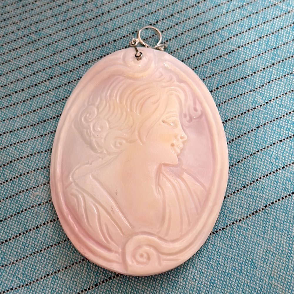 Vintage Amadeo Cameo Italian Carved Shell Silver Pendant Marked Italy 561 Signed